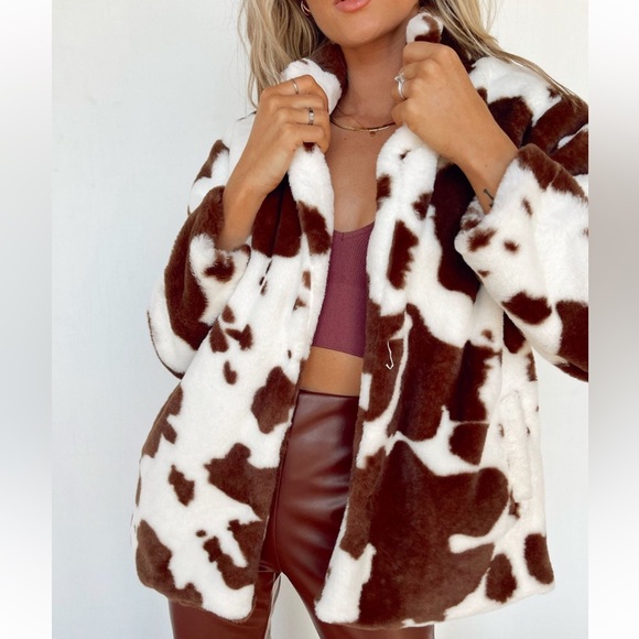 vestique Jackets & Blazers - NWT oversized vestique fall festival cow print jacket - small
